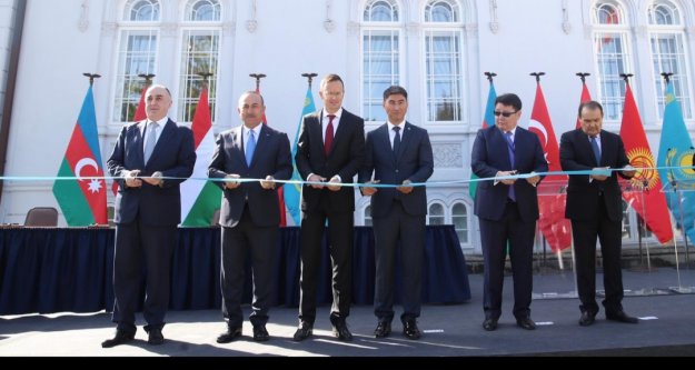 Alanyalı Bakan Macaristan'da Türk Konsey ofisini açtı
