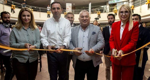 Alanyalı emlakçıdan İstanbul'da şık açılış