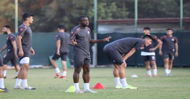 Alanyaspor’da Fenerbahçe maçı hazırlıkları sürüyor