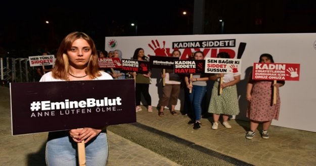 Antalya'da "kadına şiddete hayır" duvarı oluşturuldu