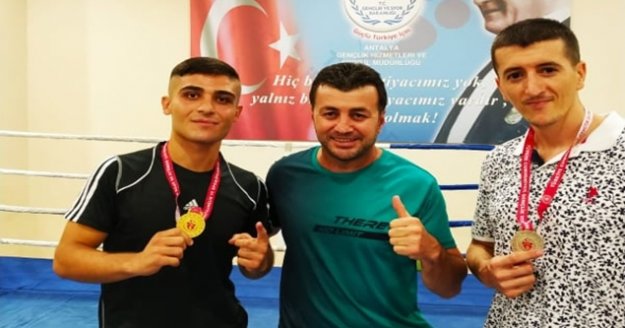 Belediyespor boksta 2 şampiyon çıkardı