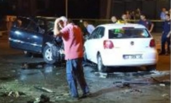 Feci kaza: 2 ölü, 6 yaralı var