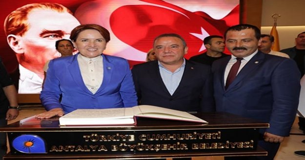 İYİ Parti Genel Başkanı Akşener Başkan Böcek’i ziyaret etti