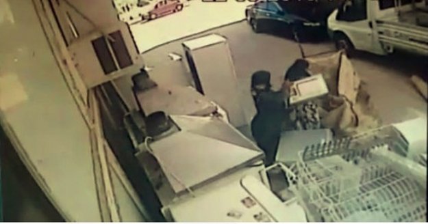 Kağıt toplayıcı olarak gelip çeyiz düzdüler