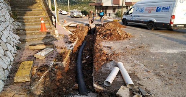 Korkuteli Güzle grup yolu asfaltlanıyor