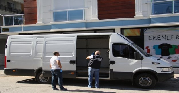 Minibüste şüpheli ölüm