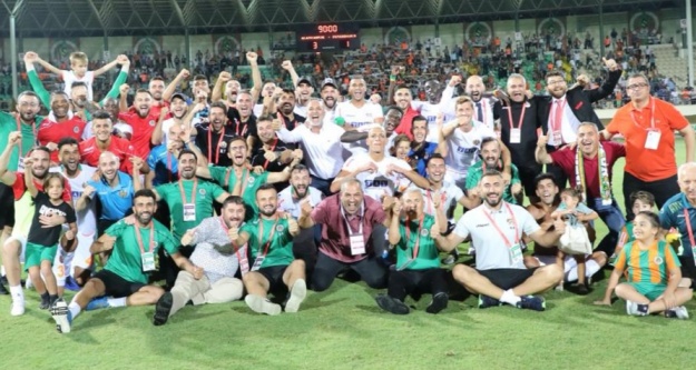 Süpersin Alanyam! Fener'i 3'ledi, 4 puan farkla liderliğini sürdürdü