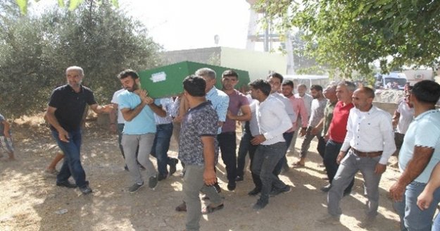 Trafik kazasında ölen 4 kardeş yan yana toprağa verildi