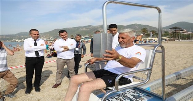 Alanya Belediyesi'nden engelsiz plaja örnek proje