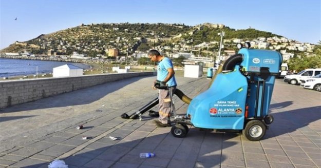 Alanya Belediyesi'nden temizliğe pratik çözüm