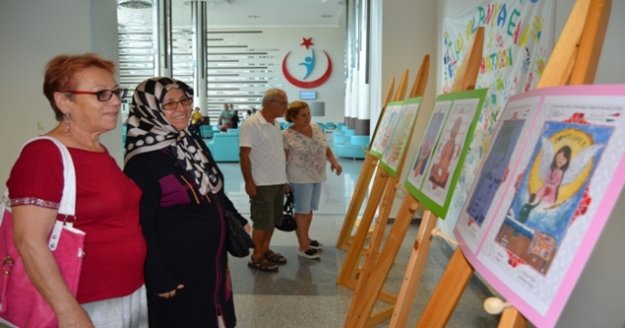 Alanya'da hasta çocukların yaptığı eserler sergileniyor