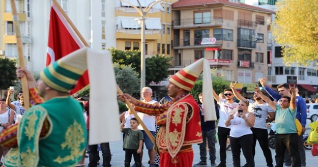Alanya'da Mehmetçiğe  mehterli destek