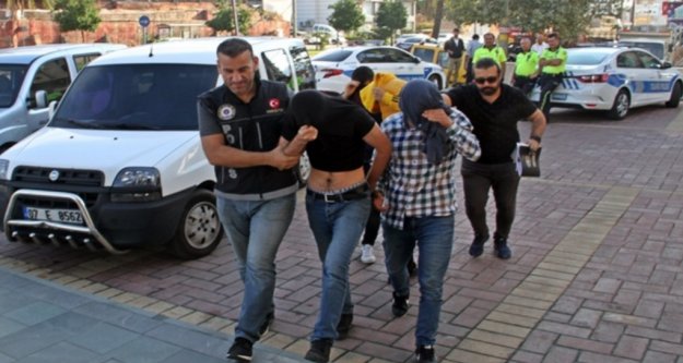 Alanya'da uyuşturucu operasyonunda 4 tutuklama