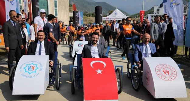 ALKÜ'de festival coşkusu