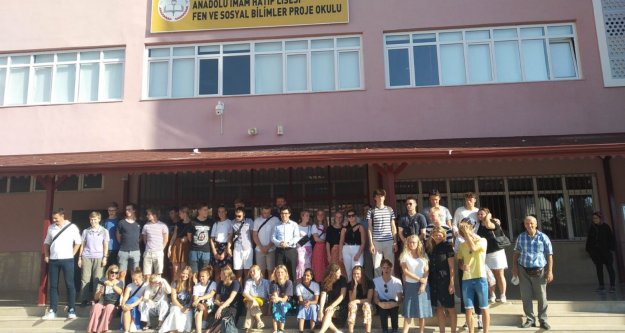 Danimarkalı öğrenciler Proje Alanya Anadolu İmam Hatip Lisesi'nde