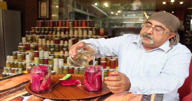 Ejder meyvesi kavanoza girdi