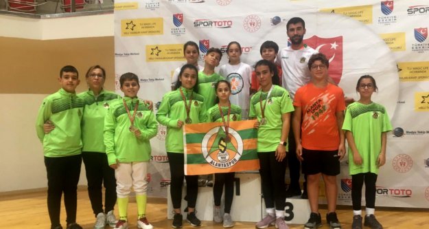 Eskrim takımımız Konya'dan 5 madalyayla döndü