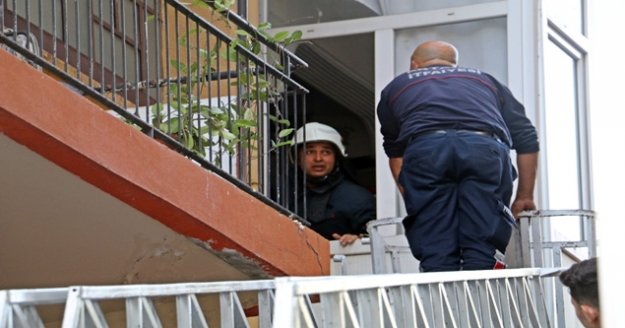 Rüzgarın ateşini söndürdüğü ocaktan yayılan gaz kokusu mahalleyi ayağa kaldırdı