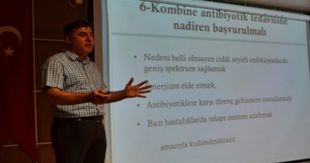 ALKÜ’de sağlık çalışanlarına antibiyotik kullanımı anlatıldı