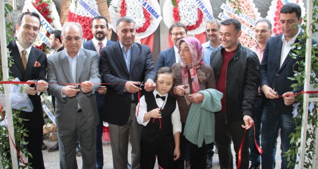 Avukat Yusuf Pakır'dan şık açılış