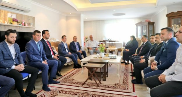 Bakan Çavuşoğlu'ndan başkan Yücel'e taziye ziyareti