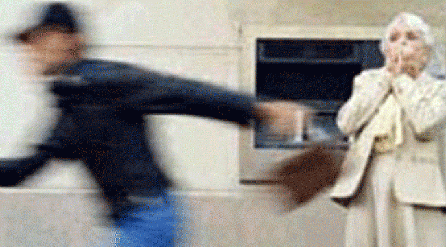 Para dolu poşet yırtılınca amacına ulaşamadan kaçtı