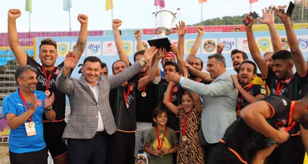 Plaj Futbolu'nda şampiyon Alanya Belediyespor oldu