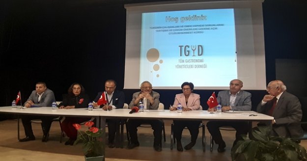 Turizm çalışanlarının sorunları tartışıldı