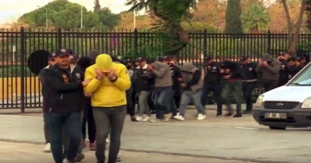 Ucuz tatil vaadiyle 2 milyon liralık acente vurgununa şafak baskını