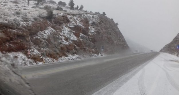 Alanya Konya yolunda kar yağışı başladı