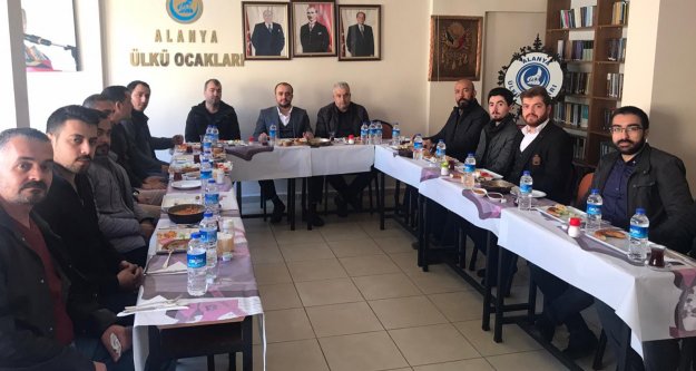 Alanya Ülkü Ocakları basınla buluştu