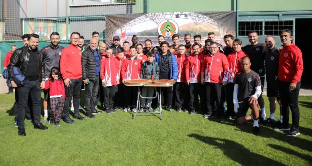 Alanyaspor'a özel ziyaret