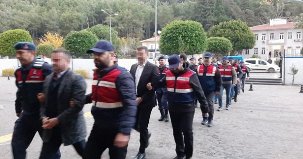 Antalya'da suç örgütü operasyonu: 8 gözaltı