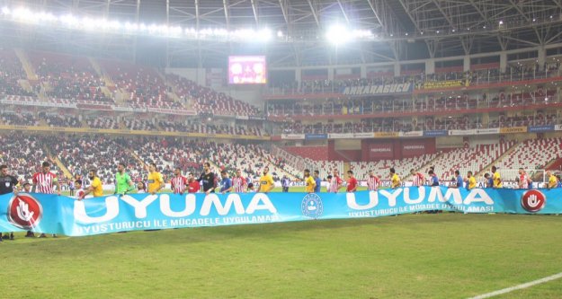 Antalyaspor taraftarından 'Alanya sen bizim köyümüzsün' tezahüratı