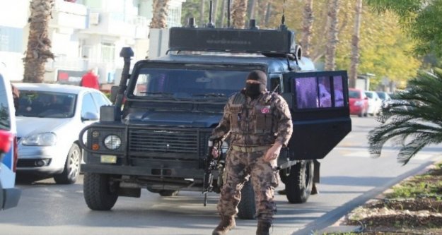 Bankada silahlı soygun girişimi