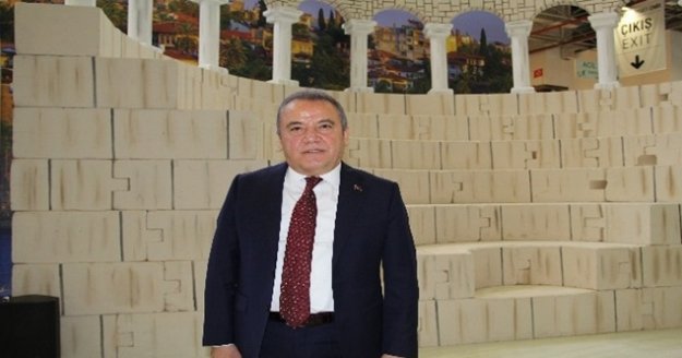 Başkan Böcek: "Hedefimiz 20 milyon turisti ağırlamak"