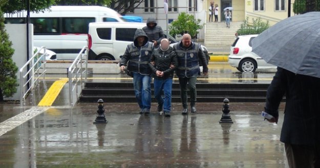 Cinsel tacizde bulunan şüpheliyi bıçaklayarak ağır yaraladı