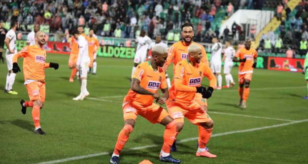 Denizli'de muhteşem zafer! Yağmur durdu Alanya durmadı!