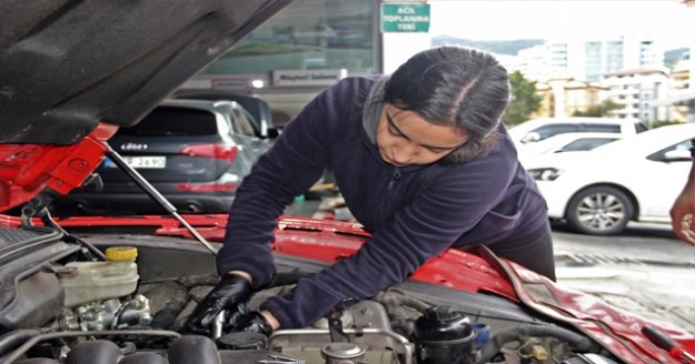 Tamirhaneye gelen O'nu karşısında görünce şaşkına dönüyor