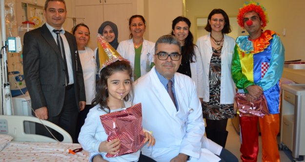 Yeni yılda tedavi gören çocuklar unutulmadı