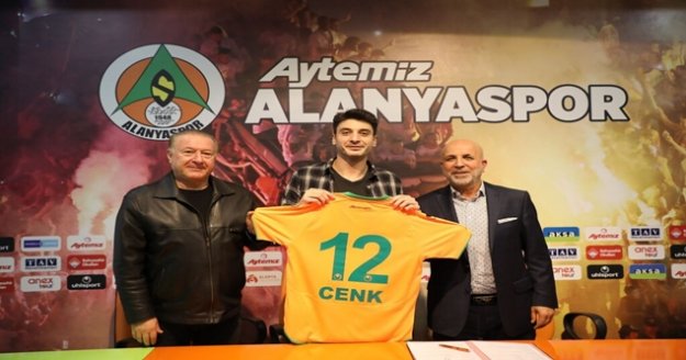 Alanyaspor, Cenk Gönen’i açıkladı