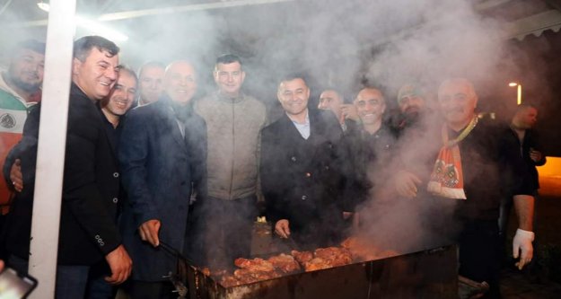 Alanyaspor taraftarı mangal partisinde buluştu