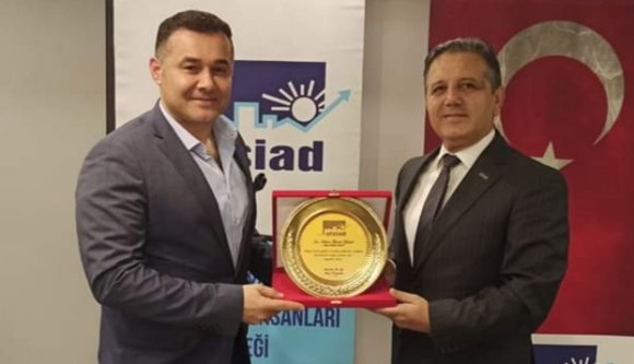 ALSİAD'dan Yücel'e teşekkür plaketi