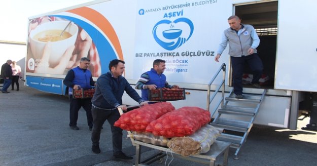 Antalya'dan deprem bölgesine arama kurtarma ekibi ve yardım tırı