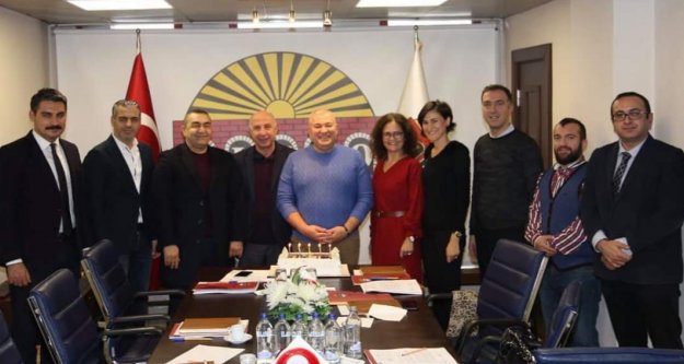 Başkan Şahin'e doğum günü sürprizi