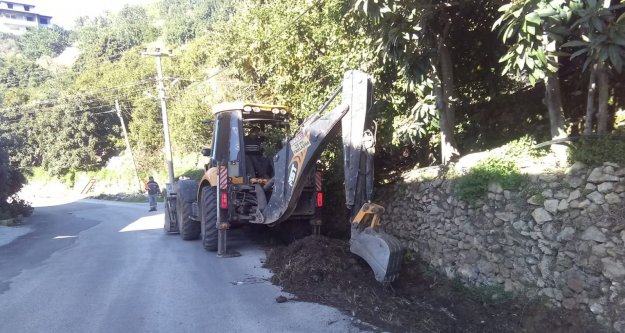 Büyükşehirden kırsaldaki yollara bakım