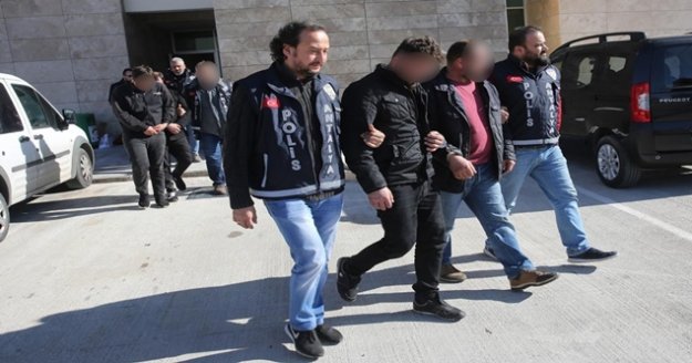 Emlakçıya kahve bahaneli şantaj ve gaspa 6 gözaltı