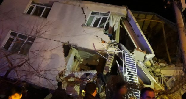 Enkaz altındaki vatandaşın çığlığı 112'ye böyle yansıdı