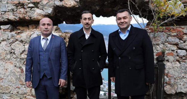 Vali yardımcısından Alanya Kalesi'nde inceleme