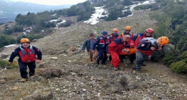 Yamaçtan düşen avcıya nefes kesen kurtarma operasyonu